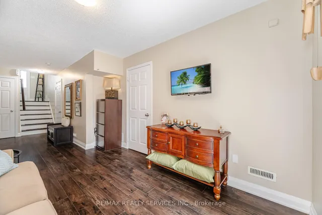 Additional image 31 of 2 Clay Brick Crt Unit 21