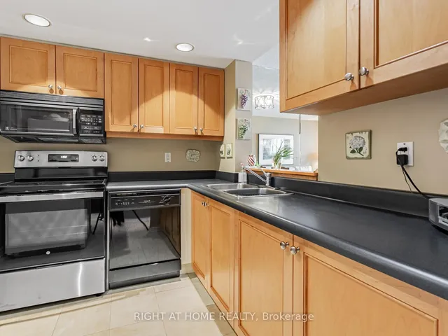 Additional image 9 of 225 Davenport Rd Unit 319