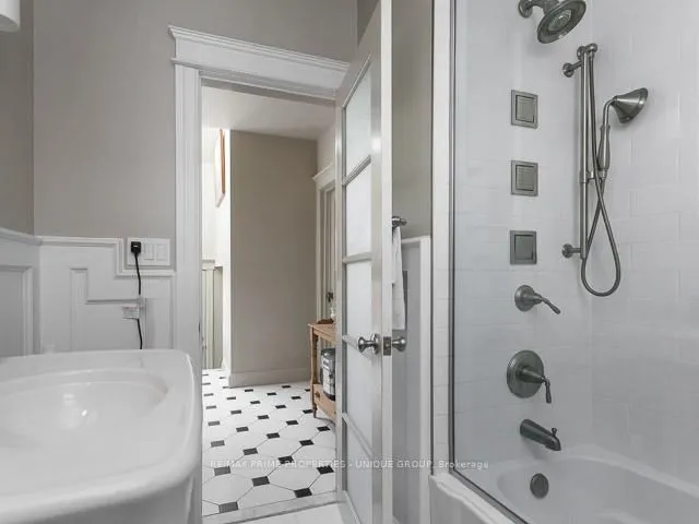 Additional image 22 of 51 Carmichael Ave