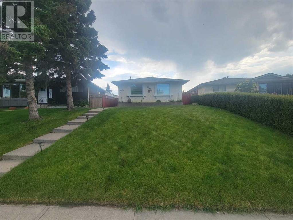 4031 Dovercrest Drive SE|Calgary, Alberta T2B1Z6