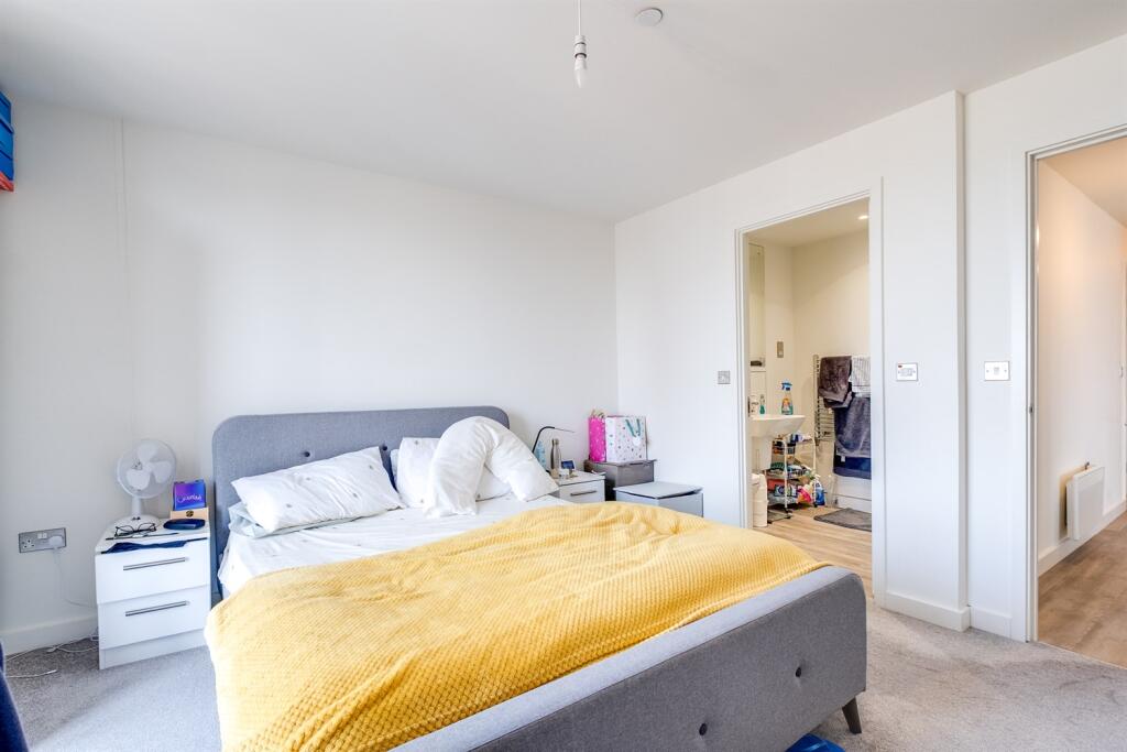 Additional image 5 of The Bank Tower II, B16