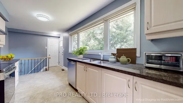 Additional image 18 of 22 Royal Doulton Dr