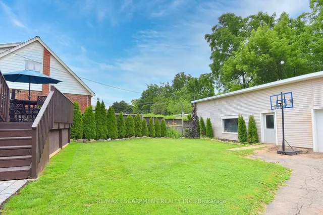 Additional image 37 of 45 Dunkirk Ave