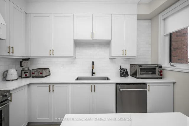 Additional image 13 of 3401 Sixth Line