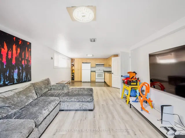 Additional image 19 of 24 Yeomans Rd