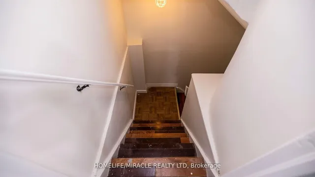 Additional image 30 of 74 Kingknoll Dr