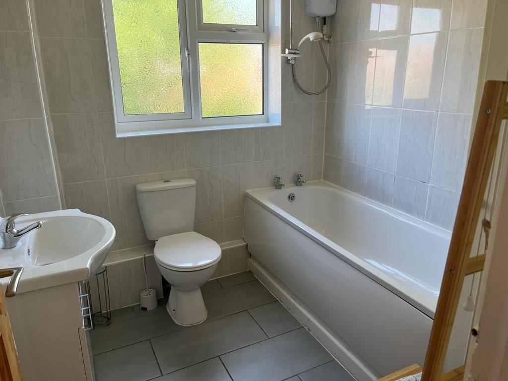 Additional image 9 of 76 Pipers Green, Hall Green, B28