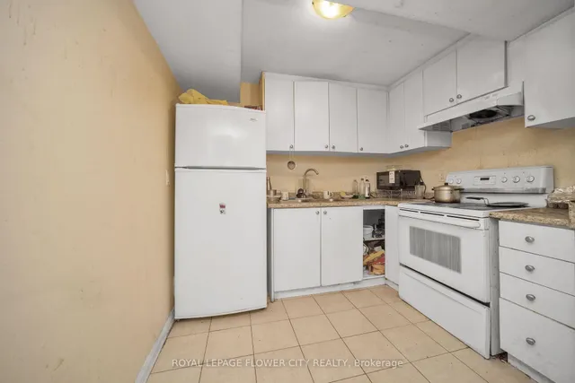 Additional image 32 of 33 Fiddleneck Cres