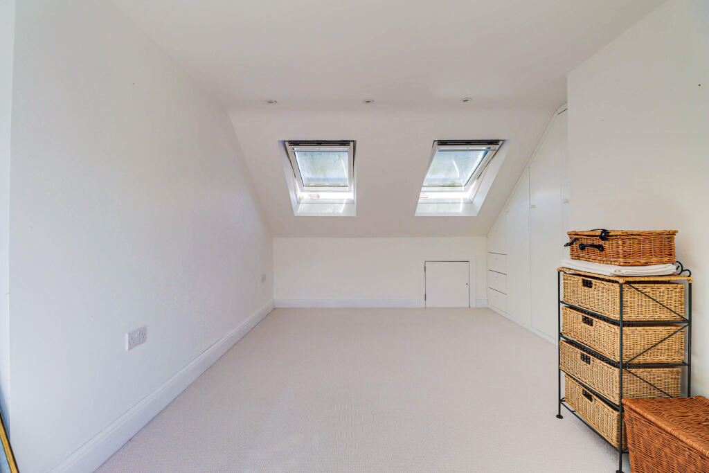 Additional image 16 of Park Mount, Harpenden, Hertfordshire, AL5