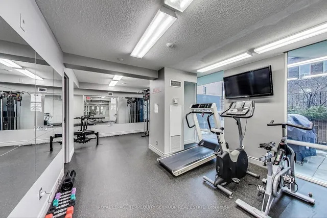 Additional image 10 of 77 Lombard St Unit PH3