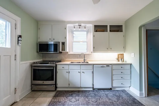 Additional image 12 of 40 EAST 22ND St