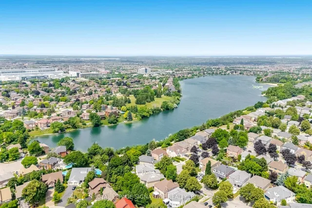 Additional image 23 of 71 Mandarin Cres