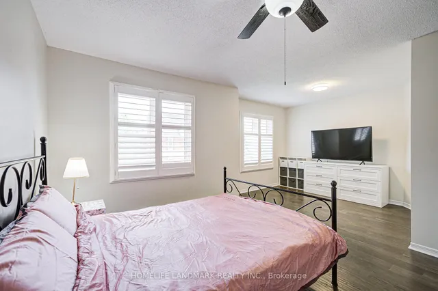 Additional image 26 of 2006 Glenada Cres Unit 27