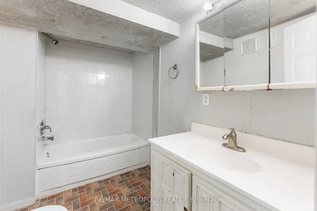 Additional image 31 of 154 Fitzgibbon Ave