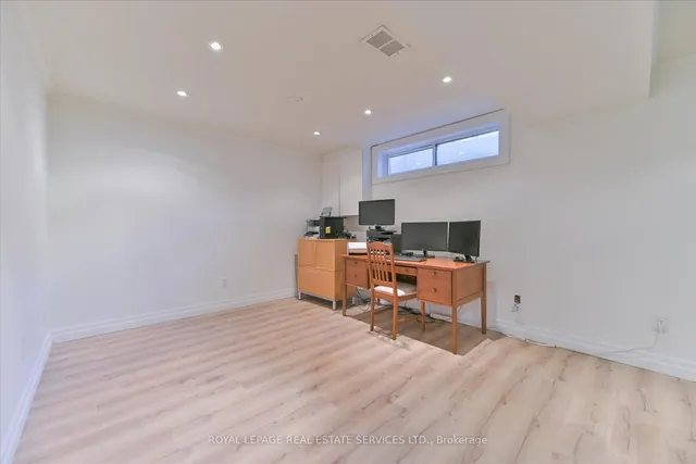 Additional image 23 of 62 Princess Margaret Blvd