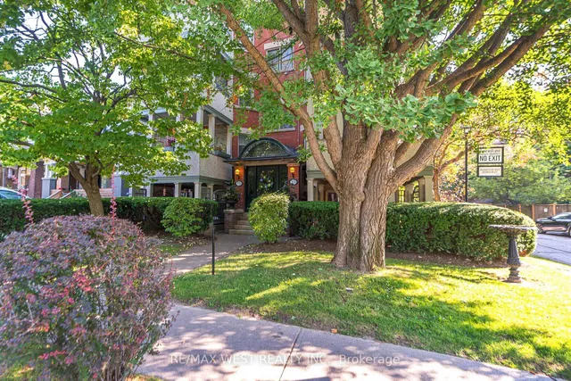 9B Humewood Dr