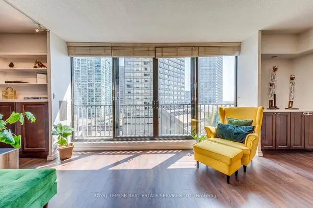 Additional image 18 of 33 Harbour Sq Unit 1032