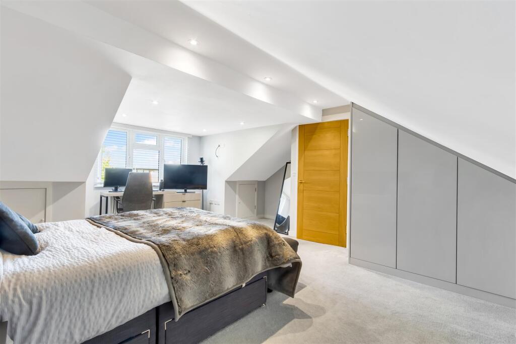 Additional image 12 of Somers Square, Welham Green