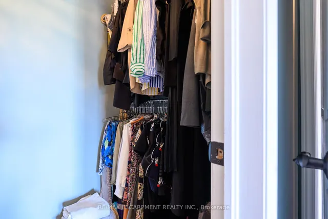 Additional image 30 of 38 Sunbeam Dr