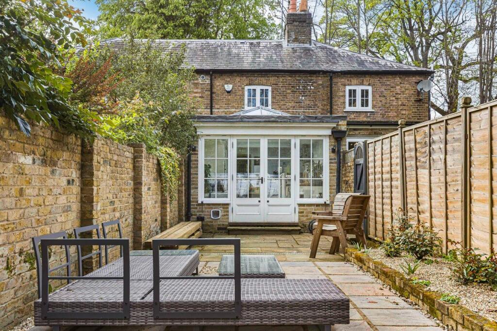 Additional image 15 of High Road, Essendon,  AL9 6HW