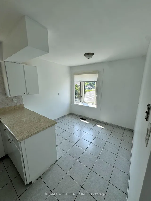 Additional image 3 of 100 Spenvalley Dr