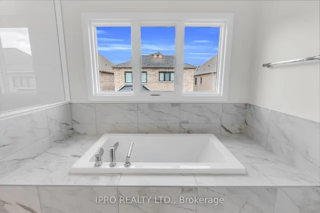 Additional image 25 of 372 Bergamot Ave