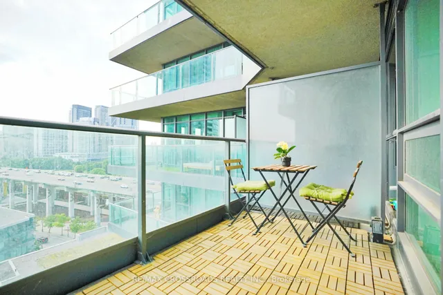 Additional image 12 of 209 Fort York Blvd Unit 1456