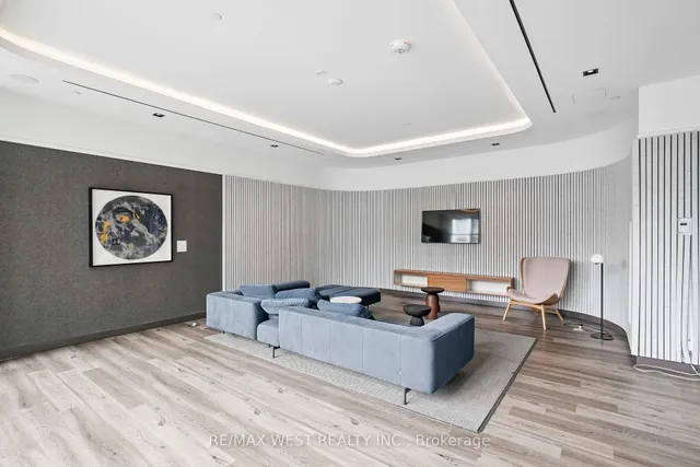 Additional image 7 of 225 Sumach St Unit 505