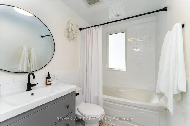 Additional image 20 of 615A Durie St