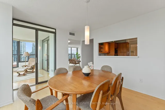 Additional image 13 of 33 Elmhurst Ave Unit 2209