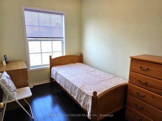 Additional image 23 of 813 Sandhurst Circ