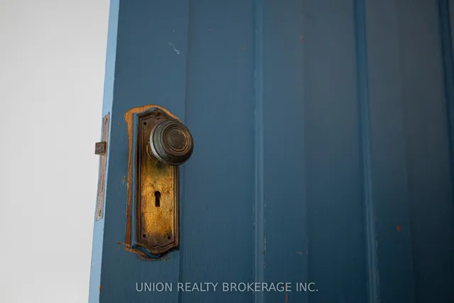 Additional image 32 of 32B Victoria Park Ave