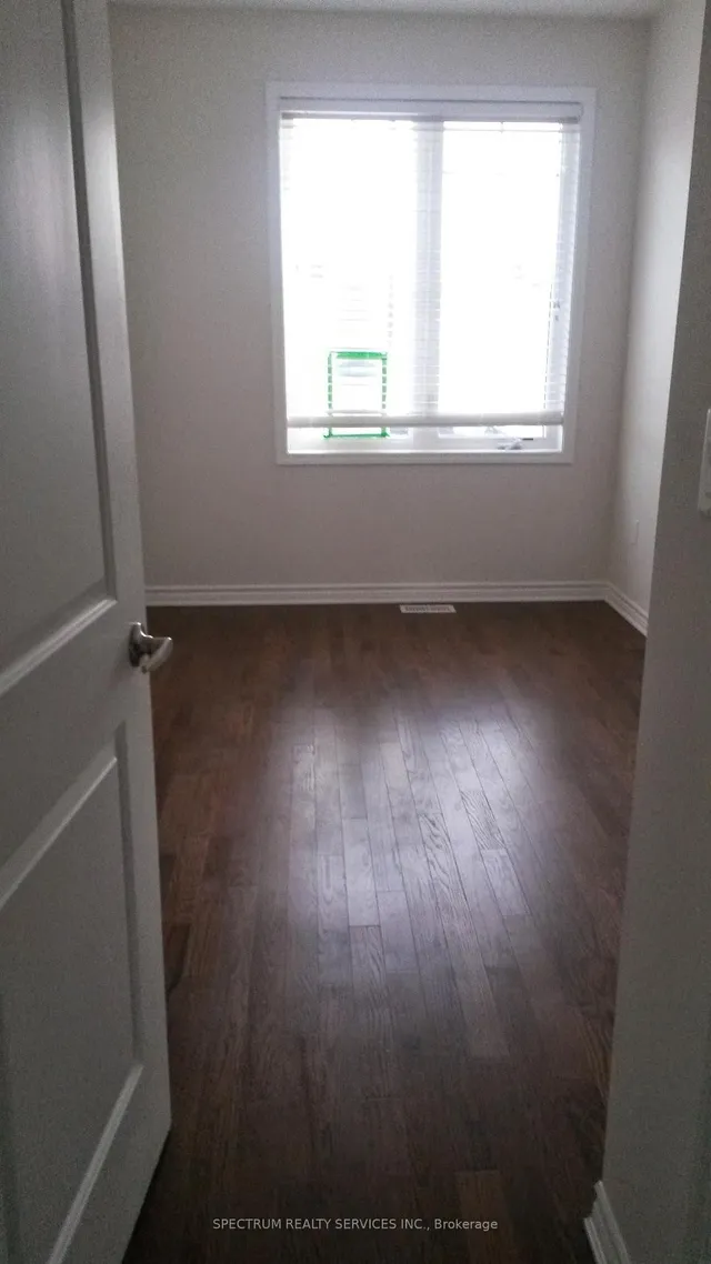 Additional image 6 of 669 Gibson Cres