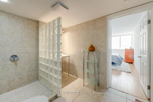 Additional image 9 of 160 Alton Towers Circ Unit 1012