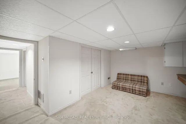 Additional image 35 of 7 Vogue Cres