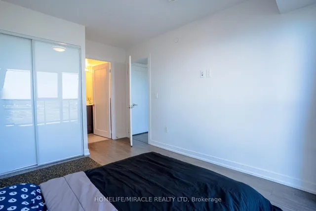 Additional image 24 of 225 Village Green Sq Unit 1708