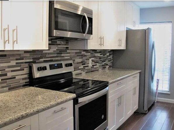 2101 Fountain View Dr APT 1A, Houston, TX 77057