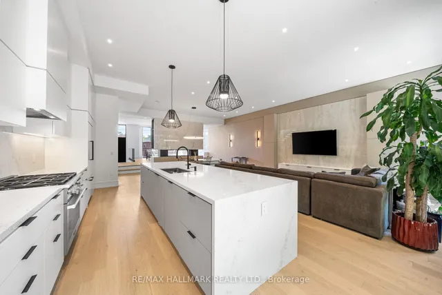 Additional image 16 of 22 Divadale Dr