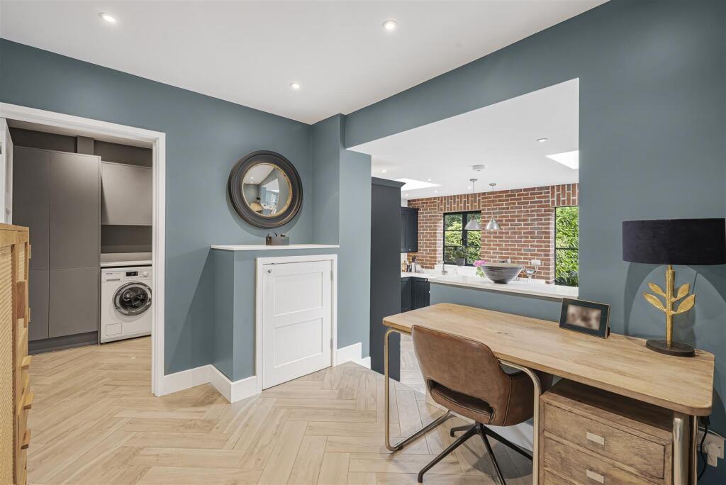 Additional image 9 of Hillside Way, Welwyn