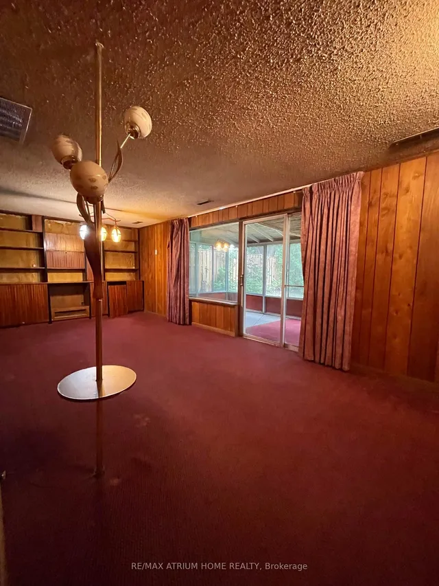 Primary image of 75 Stormont Ave