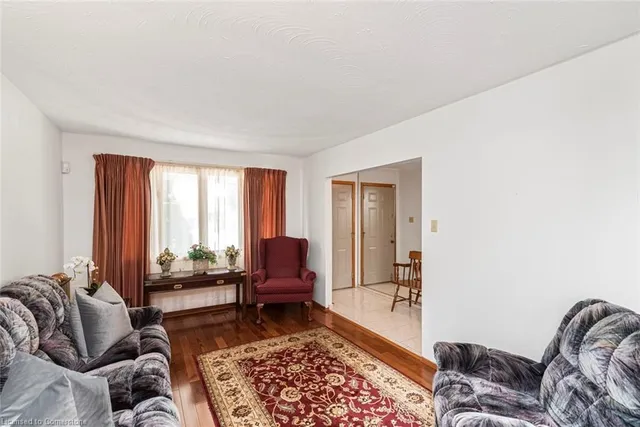 Additional image 5 of 9 Mark Pl