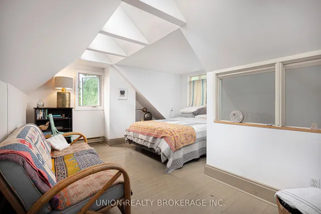 Additional image 33 of 32B Victoria Park Ave