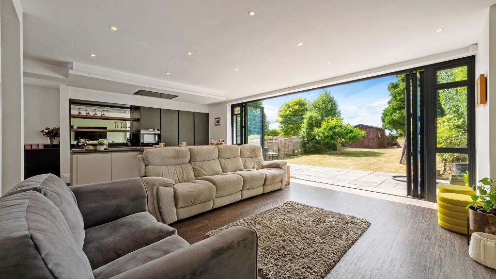 Additional image 5 of Bloomfield Road, Harpenden, Hertfordshire, AL5