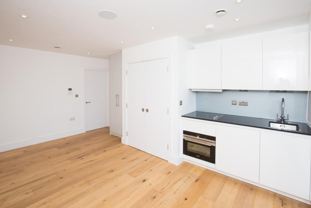Additional image 5 of Butlers Yard, Drovers Way, St Albans, Herts, AL3