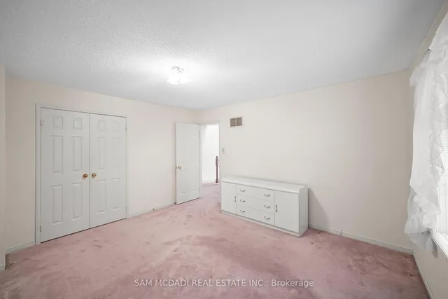 Additional image 30 of 7 Vogue Cres