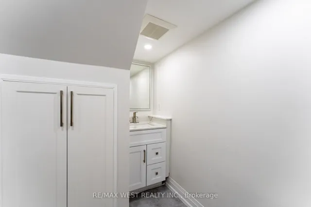 Additional image 29 of 1040 Kennedy Rd