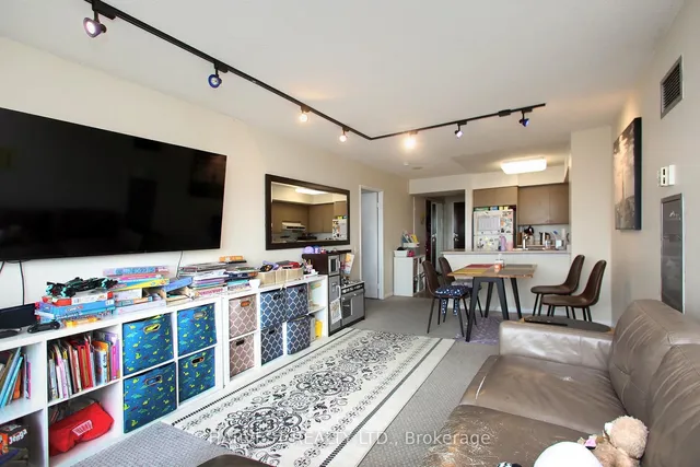 Additional image 18 of 750 Bay St Unit 3303