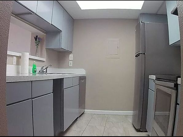 2824 S Bartell Dr APT 26, Houston, TX 77054