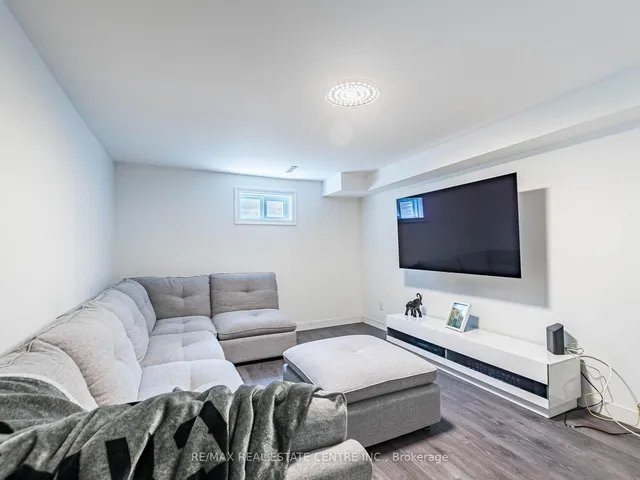 Additional image 41 of 52 Mozart Cres