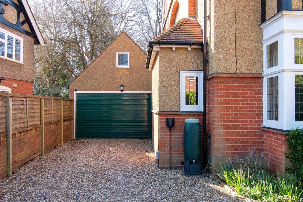 Additional image 24 of Hall Place Gardens, St. Albans, Hertfordshire, AL1